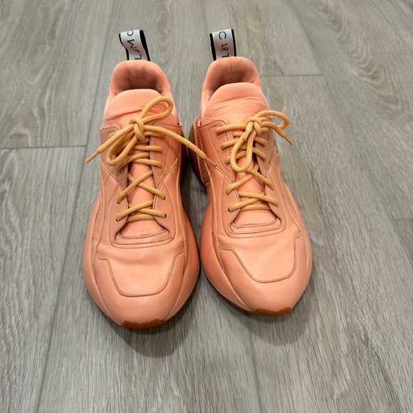 Good condition sneakers. I just changed my style and I don’t wear it anymore - Picture 1 of 8